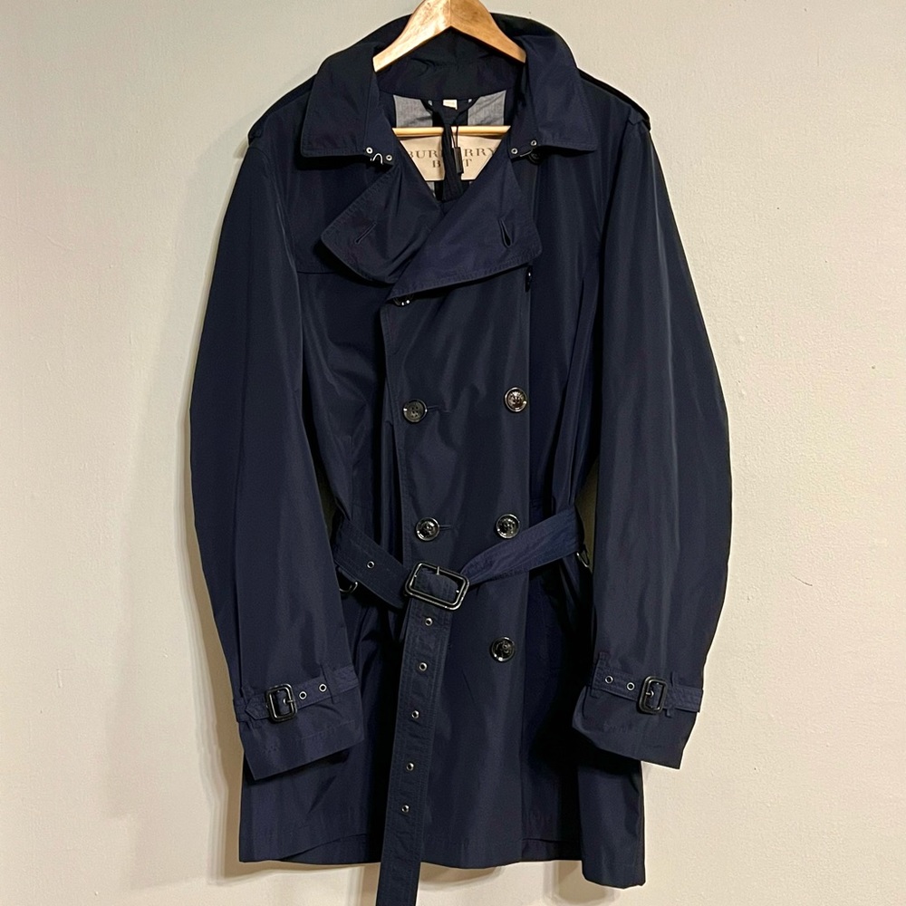 NWT: Men’s XL Burberry Trench Raincoat, Navy, mid length hem